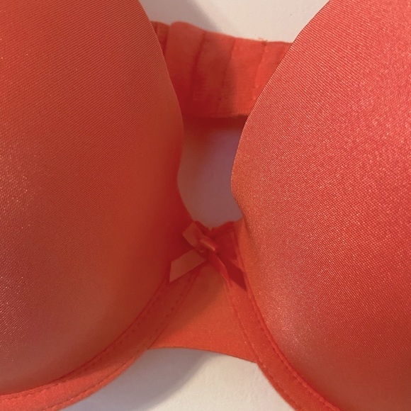 Smooth T-Shirt Bra NWT Secret Treasures Color Coral Silk Size 36DDD - Picture 2 of 6